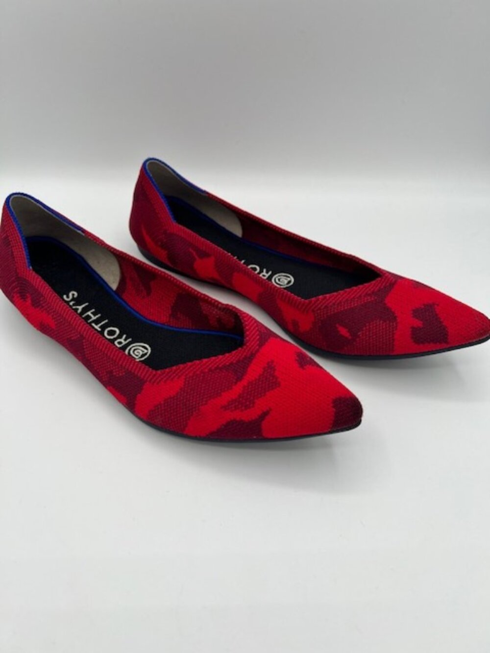 Rothy’s The Point Red Burgundy Camo Pointed Toe Flats Size 9